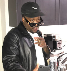 Meet your Posher, Futon